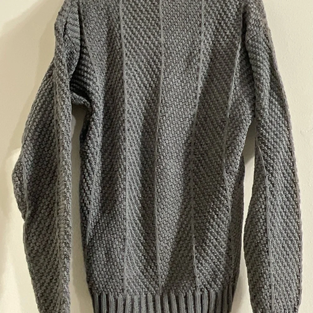 Eddie Bauer Black Label Steel Gray Cable Knit Men Size Medium Pull Over Sweater - Picture 4 of 7